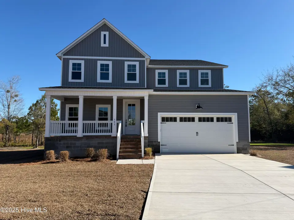 302 E Ivybridge Drive, Hubert, NC 28539 – photo 1 of 39: 302 E Ivybridge Drive