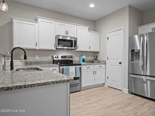 44 Catalina Circle, Swansboro, NC 28584 – photo 8: Kitchen