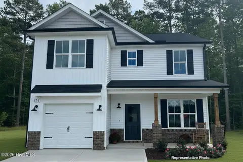 44 W Coulter Court, Selma