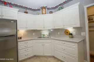 17 Cardinal Drive, Whispering Pines, NC 28327 – photo 13: Kitchen