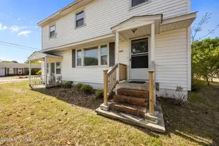 2501 Avery Street, Morehead City, NC 28557 – photo 6: 6-web-or-mls-2501 Avery St 006