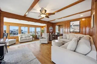 202 W Atlantic Boulevard, Atlantic Beach, NC 28512 – photo 2: 21-web-or-mls-img_3294