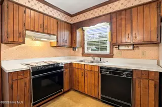 1120 Par Three Drive S, Wilson, NC 27893 – photo 12: Kitchen 3