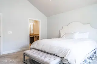 107 W Chelsea Court, Southern Pines, NC 28387 – photo 17: Primary Bedroom