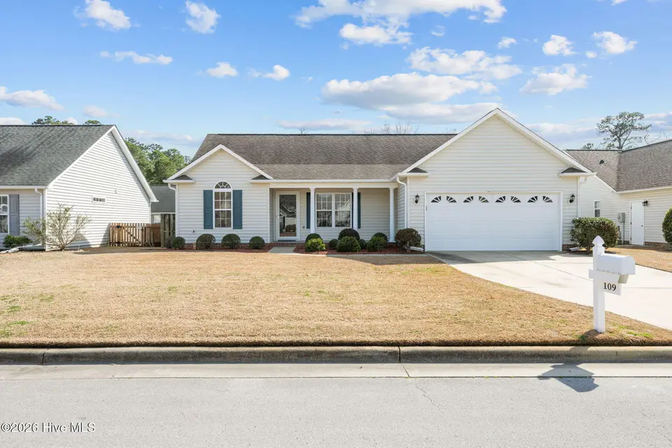 109 Sellhorn Boulevard, New Bern, NC 28562 – photo 1 of 50: 1-web-or-mls-DSC_2281