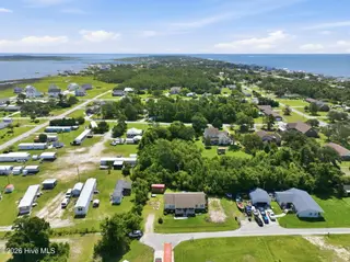 202 Willis Drive, Harkers Island, NC 28531 – photo 15: 17-web-or-mls-202 Willis Dr 017_edit