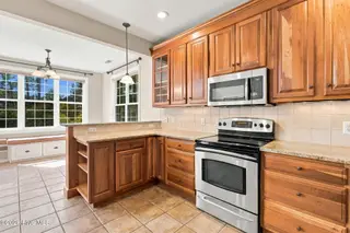 3623 Wingfoot Drive, Southport, NC 28461 — 3-bedroom home in St James, Southport, NC, photo 12 of 64: kitchen