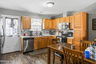 1121 Masters Lane A And B, Greenville, NC 27834 – photo 2: 8G4A4259