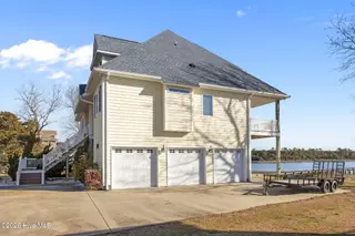 2944 Mill Creek Road, Newport, NC 28570 – photo 5: Three Car Garage