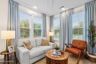 621 Dressage Way, Wilmington, NC 28411 — 5-bedroom home in Scotts Hill Village, Wilmington, NC, photo 13 of 20: Sunroom - SIMILAR HOME NOT SUBJECT