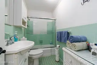 102 Shoreline Drive, Atlantic Beach, NC 28512 – photo 18: Bathroom View