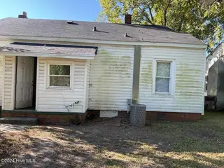 1110 Colonial Avenue, Greenville, NC 27834 – photo 5: 1101