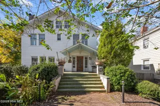 411 George Street, New Bern, NC 28560 – photo 2: Front Entrance Main House