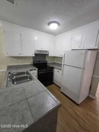 1105 Grovemont Drive C7, Greenville, NC 27834 – photo 7: 20240904_182800