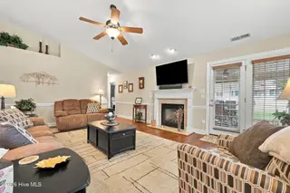 405 Mary Lee Court, Winterville, NC 28590 — 3-bedroom home in Paramore Farms, Winterville, NC, photo 4 of 51: 28-web-or-mls-IMG_0029