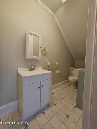 406-408 E 2nd Street, Washington, NC 27889 — 4-bedroom home in Historic District, Washington, NC, photo 10 of 38: IMG_20260926_100743661_HDR