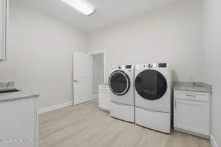 16 Middlebury Road, Pinehurst, NC 28374 – photo 17: Laundry off primary