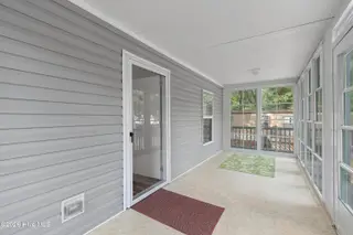 9275 Bonaparte Drive SW, Calabash, NC 28467 — 2-bedroom manufactured home in Bonaparte Retreat, Calabash, NC, photo 5 of 37