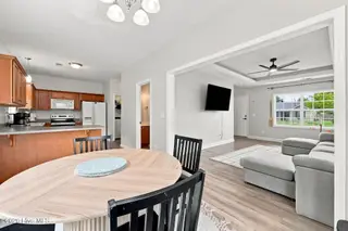 140 Crooked Run Drive, New Bern, NC 28560 – photo 5: Dining Area