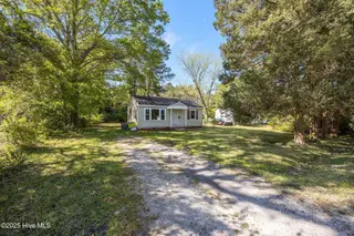 117 Beaufort Drive, Havelock, NC 28532 – photo 3: 3-web-or-mls-0C0A2858