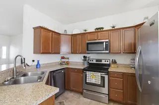 111 Ivy Trace, Elizabeth City, NC 27909 – photo 6: 111_ivy_trce_ecity_016