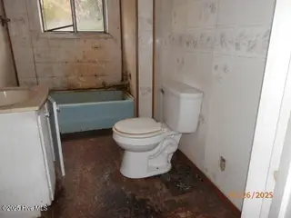 5555 Sam Potts Highway, Hallsboro, NC 28442 – photo 22: Bathroom_25