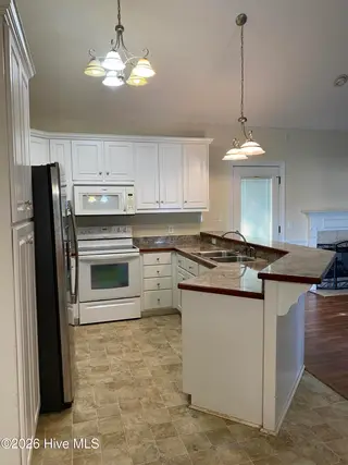 105 Willowbrook Drive, Pikeville, NC 27863 – photo 5: Kitchen