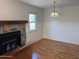 121 Laurel Drive, Wilmington, NC 28401 — 3-bedroom home in Wrightsboro Acres, Wilmington, NC, photo 3 of 18: Laurel Dining