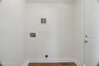 221 S 11th Street, Wilmington, NC 28401 – photo 21: 24_laundryroom