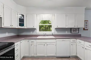 1 Golfview Court, Carolina Shores, NC 28467 — 3-bedroom home in Carolina Shores, Carolina Shores, NC, photo 6 of 34