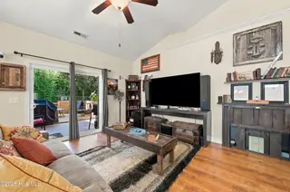 8795 Lanvale Oaks Drive NE, Leland, NC 28451 — 3-bedroom home in Lanvale Oaks, Leland, NC, photo 3 of 33: 8795_lanvale_oaks_dr_005