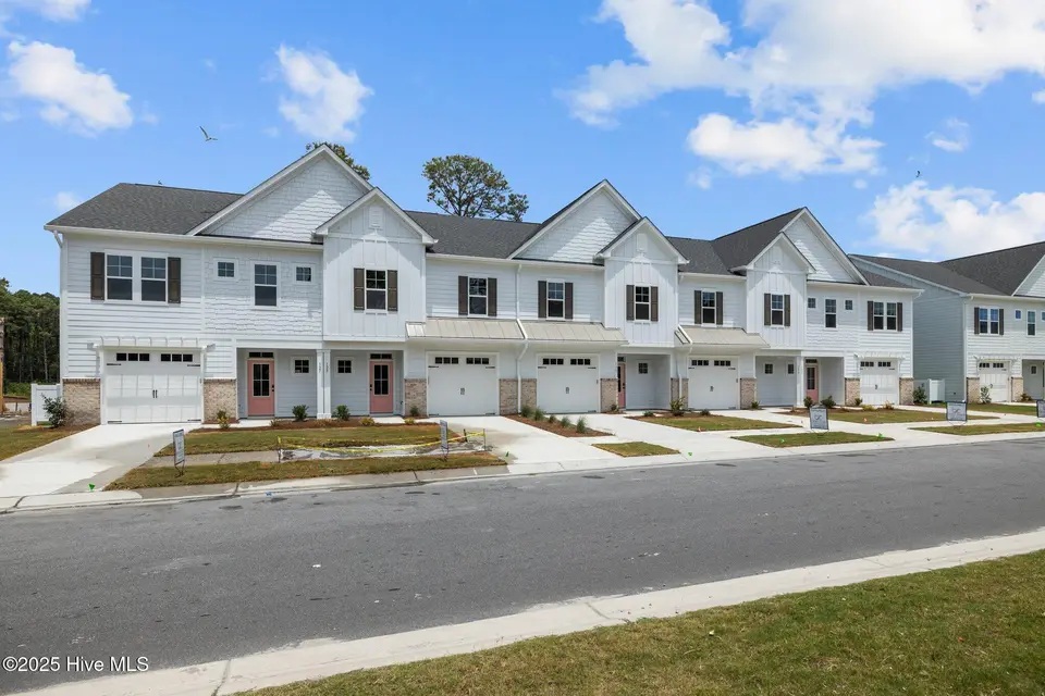 127 Freedom Park Road, Beaufort, NC 28516 – photo 1 of 33: 127 Freedom Park Road