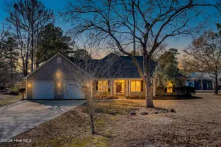 260 N Shore Drive, Southport, NC 28461 – photo 5: 260NShoreDrive-58_Dusk