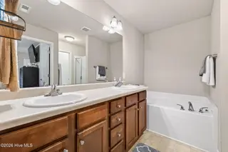 100 Belle Meade Court, Benson, NC 27504 – photo 18: 25-web-or-mls-IMG_2515