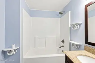 113 N Guthrie Lane, Newport, NC 28570 – photo 10: 9-web-or-mls-590A0023-edit