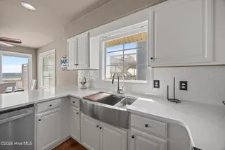 1420 S Shore Drive, Surf City, NC 28445 – photo 5: 13-web-or-mls-1420 S Shore Dr. 27