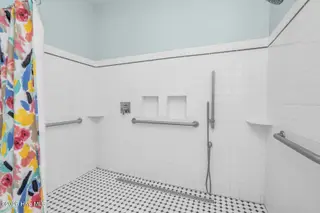 313 S Howard Circle, Tarboro, NC 27886 – photo 20: HUGE SHOWER