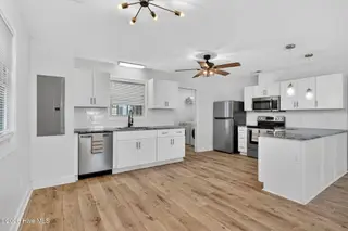 4516 Castle Hayne Road, Castle Hayne, NC 28429 — 2-bedroom home, Castle Hayne, NC, photo 10 of 44: 4516CastleHayneRoad-8