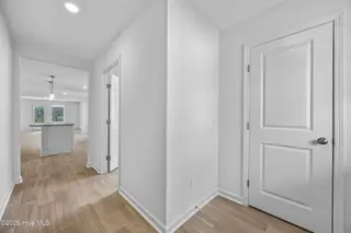 463 Hinton Lane SW 40, Ocean Isle Beach, NC 28469 – photo 5: 6_hallway