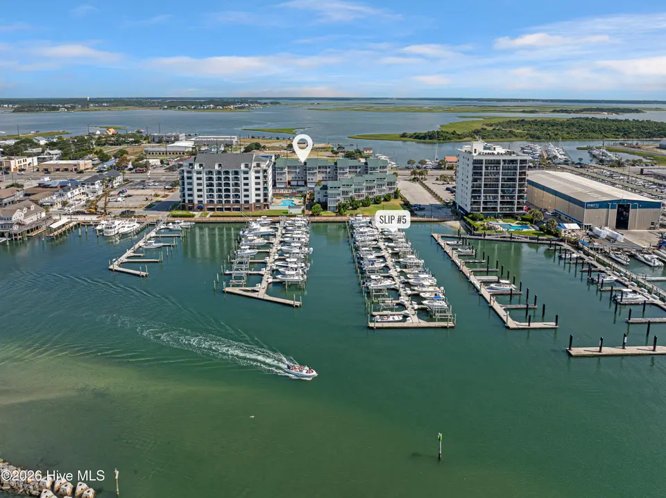 104 S 3rd Street I-1 & Slip 5 Atlantic Harbour, Morehead City, NC 28557 – photo 1 of 49: Atlantic Harbor I-1 and slip #5