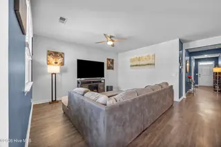 124 Tributary Circle, Wilmington, NC 28401 – photo 8: 22_living room