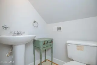 1524 Ann Street, Beaufort, NC 28516 – photo 22: half bath upstairs