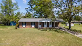21 Edith Drive, Jacksonville, NC 28540 — 3-bedroom home in Plum Point Estates, Jacksonville, NC, photo 1 of 36: Front