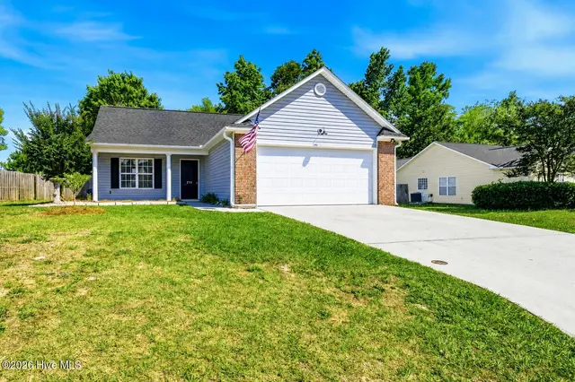 215 Gardenview Court NE, Leland, NC 28451
