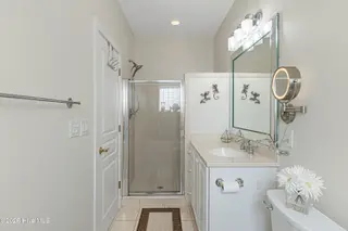 104 S 3rd Street I-1 & Slip 5 Atlantic Harbour, Morehead City, NC 28557 – photo 17: Primary ensuite