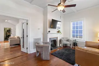 113 S 8th Street, Wilmington, NC 28401 – photo 11: 11-web-or-mls-GI - 113 S 8th St - Listin