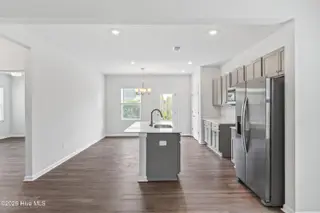 606 S Squires Run Lane, Richlands, NC 28574 – photo 5: Kitchen