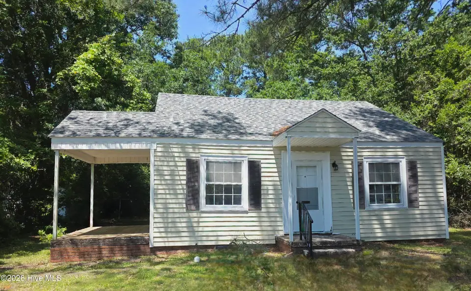 1610 Queen Anne Lane, New Bern, NC 28560 – photo 1 of 35: 1610 Queen Anne Lane, New Bern, NC