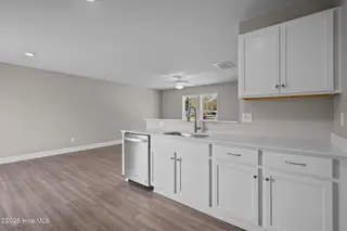 925 Campbell Street, Wilmington, NC 28401 – photo 18: 22-web-or-mls-DSC03465