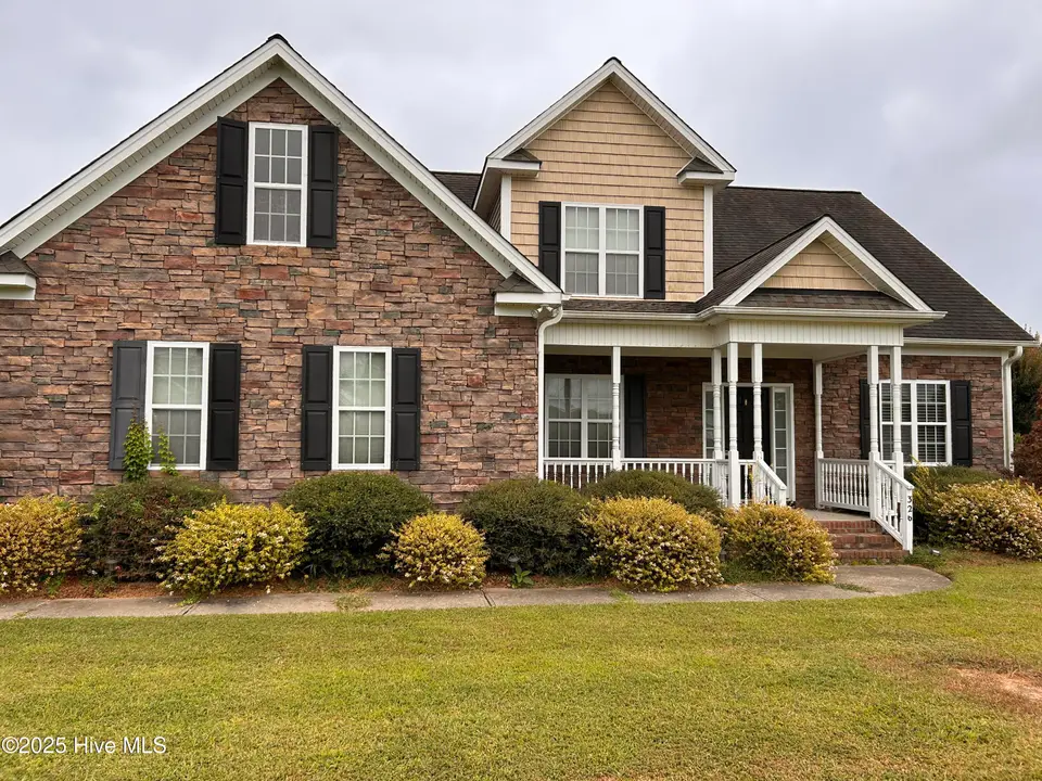 326 River Branch Road, Greenville, NC 27858 — 4-bedroom home in River Branch, Greenville, NC, photo 1 of 25: IMG_2140